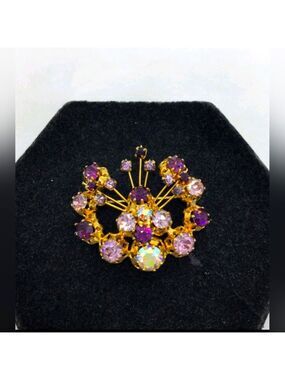 Vintage Karu Arke Inc Austrian Crystal Brooch